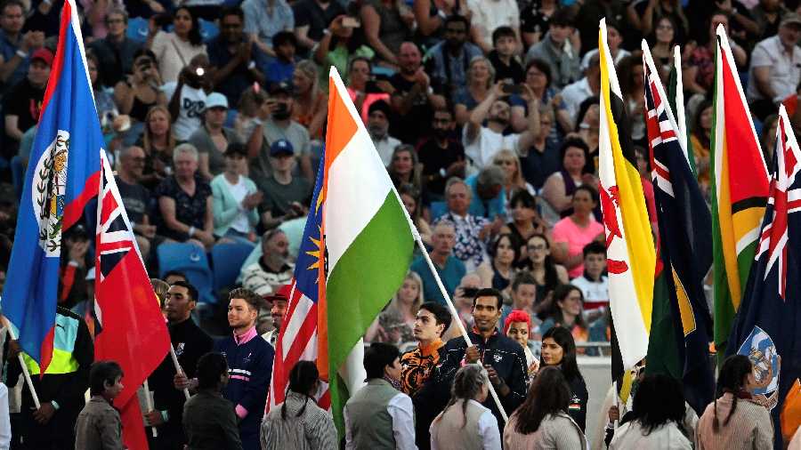 India's flag bearers Ahanta Sharath and Nikhat Zareen during the closing ceremony of the Commonwealth Games, 2022 at Alexander Stadium. 