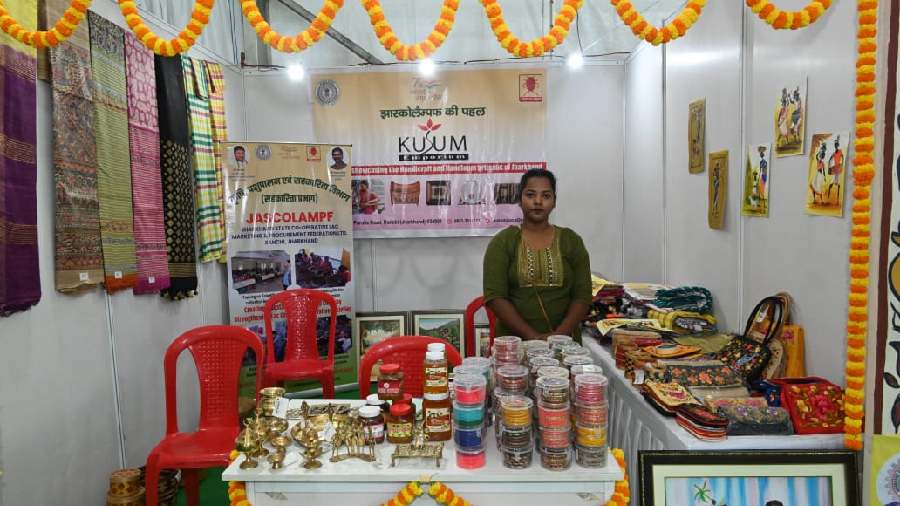 Different artefacts and other items are being sold 