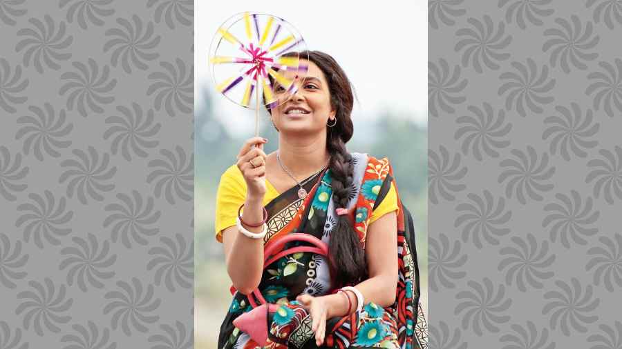 Subhashree Ganguly in Dharmajuddho 