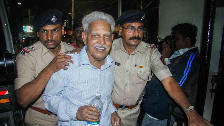Writer P Varavara Rao being produced at a court in Pune in 2018 (File)