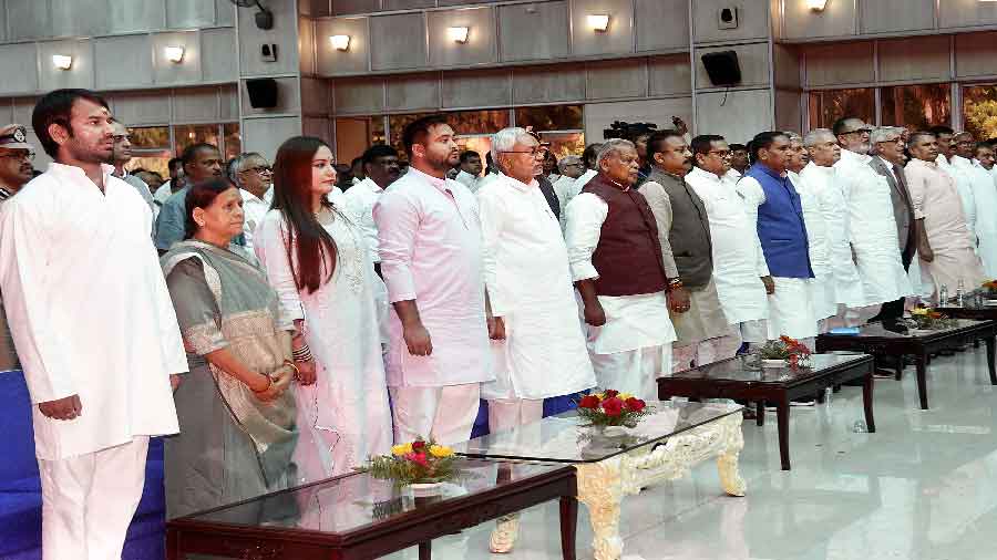  Bihar Chief MInister Nitish Kumar with Deputy CM Tejashwi Yadav and other leaders during the swearing-in ceremony