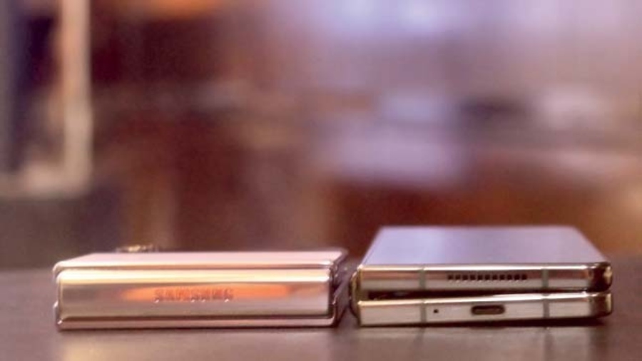 The hinges on both Fold and Flip phones are sturdy and the company promises years of usage