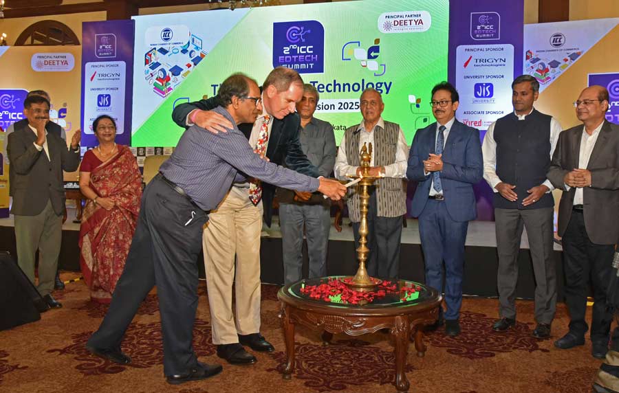 Jadavpur University vice-chancellor Suranjan Das and British high commissioner Nick Low light the ceremonial lamp at the second ICC Edtech Summit at Taj Bengal on Thursday. Organised by the Indian Chamber of Commerce, the hybrid conference has been themed on Education Technology Trends in India Vision 2025.