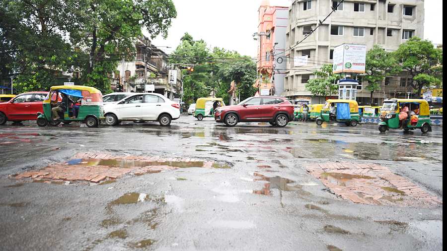 Current spell of rain set to damage Kolkata roads more