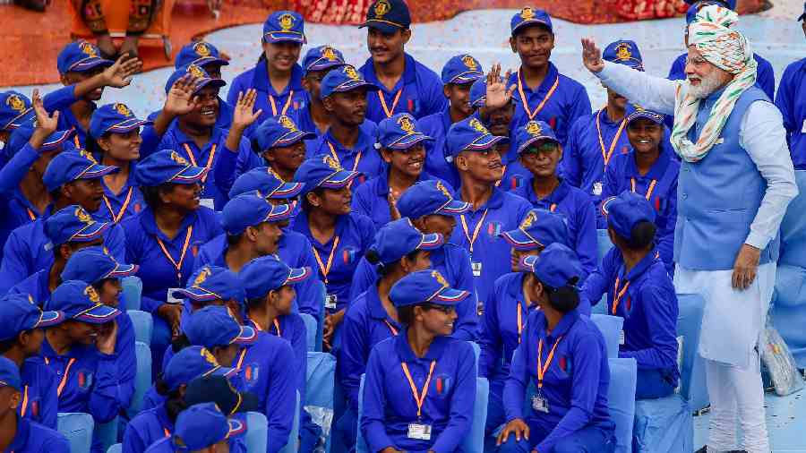 Prime Minister Narendra Modi interacts with NCC cadets after addressing the nation on the occasion of the 75th Independence Day celebrations, at the Red Fort.