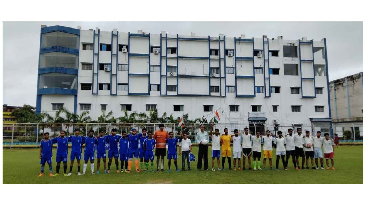 The Independence Day programme at SurTech was followed by a friendly football match between two groups of students of the institute to pay tribute to the martyrs of our nation.