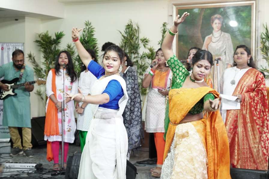 The flag hoisting ceremony was followed by cultural performance that included singing patriotic songs and performing beautiful Indian dance forms at the SNU Campus 