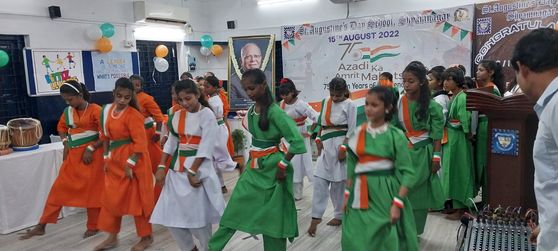 On 15 August 2022, St. Augustine’s Day School, Shyamnagar celebrated the 75th Independence Day with fanfare and delight. The program started with the welcome speech by the emcee followed by the hoisting of the national flag by the Principal, Rev. Rodney Borneo. The first part of the program was concluded with a music and dance presentation by the Pre-primary and Primary students.