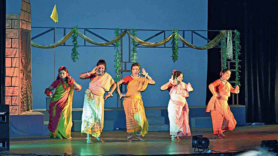 Performers stage ‘Raktakarabi’ at Rabindra Okakura Bhavan.   