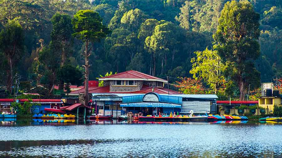 The Kodaikanal Lake, and one of the several boathouses that skirt the tourist hub 
