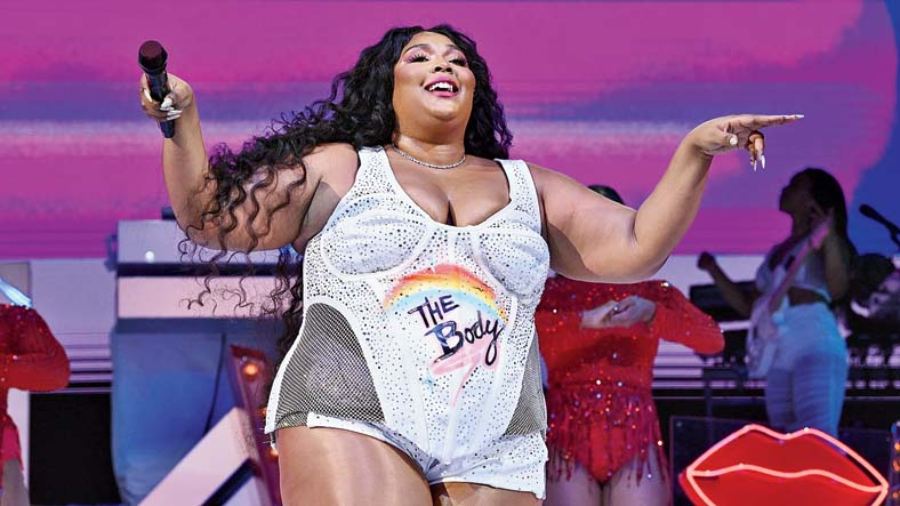 LO DOWN: #Lizzo is reportedly no longer in the mix to perform at