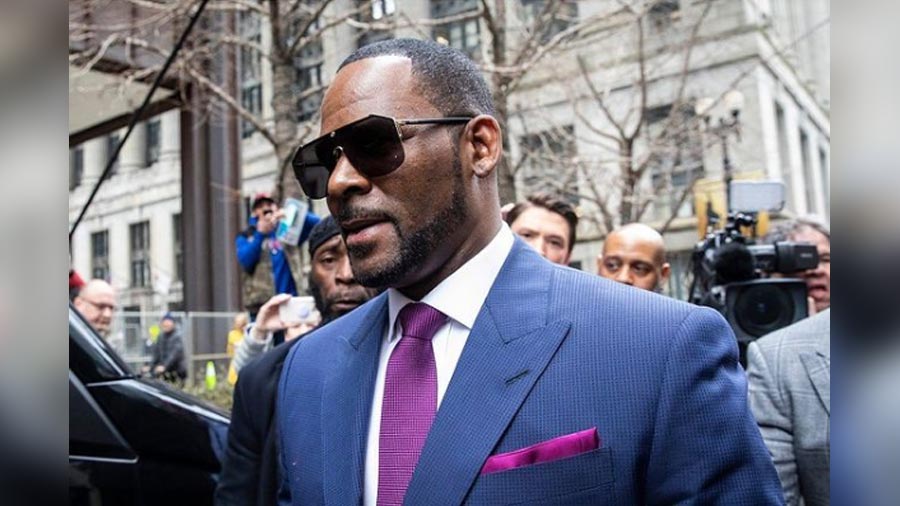 R. Kelly - R. Kelly Trial: Woman Testifies Against Singer, Says She ...