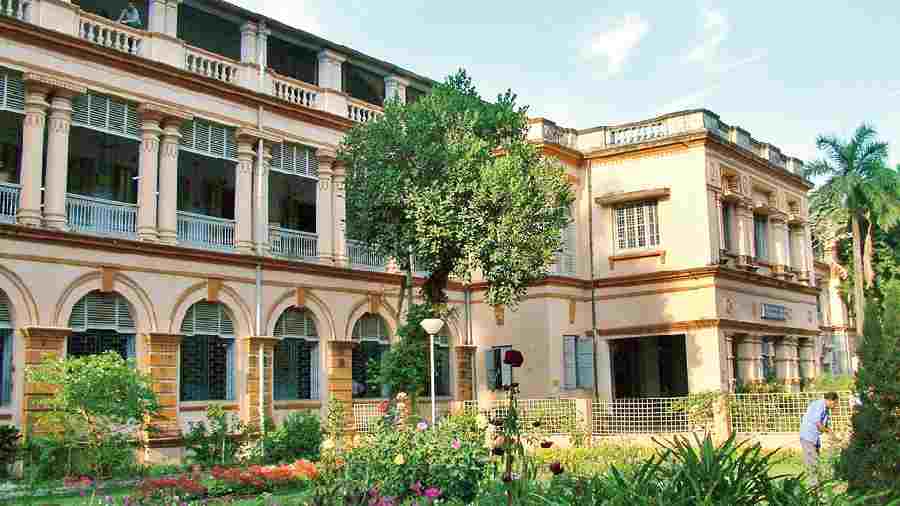 Former Jadavpur University students plan to raise Rs 40 lakh for alma mater
