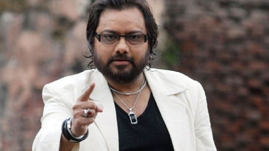 Ismail Darbar: 'Tadap Tadap' from Hum Dil De Chuke Sanam (2000) One of the most popular heartbreak songs to exist, 'Tadap Tadap' is a soulful tune. After the singer's demise, Darbar revealed how KK thought he couldn't sing the track but the composer convinced the late singer that he could only hear this song in his voice. Years later, KK remained grateful to Ismail and told him how this track gave him unimaginable success