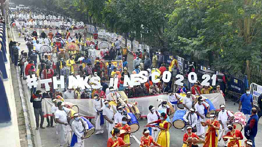 Unesco director Eric Falt throws Durga Puja challenge to Kolkata