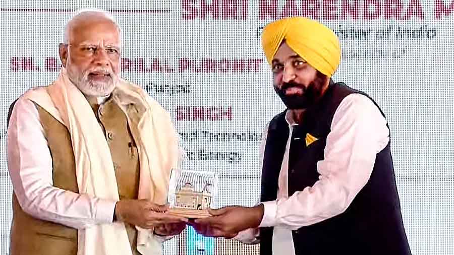 Prime Minister Narendra Modi with Punjab CM Bhagwant Mann during the inauguration of ‘Homi Bhabha Cancer Hospital & Research Centre’ at Mullanpur