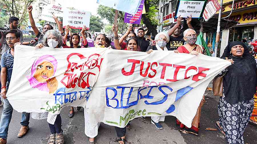 Kolkata rallyists demand Bilkis Bano convicts be sent back to jail 