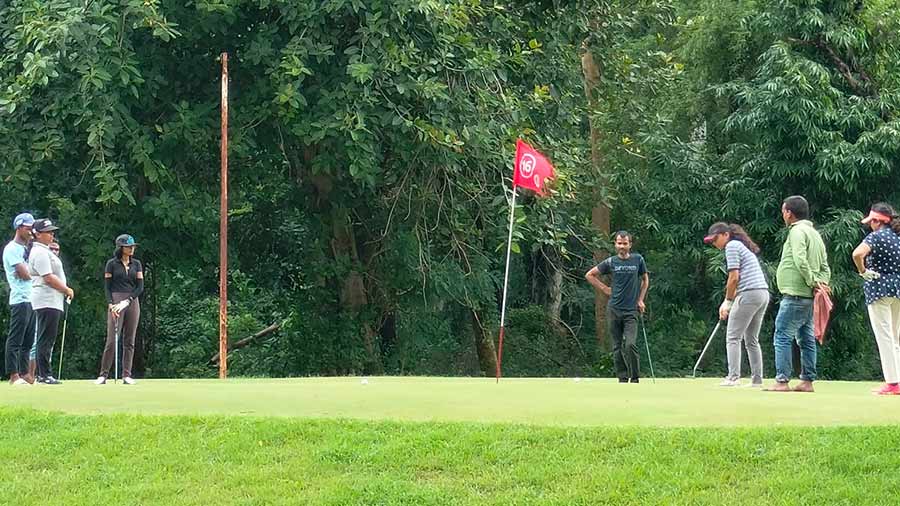 In the ladies’ division, veteran golfer Neel Kamal Ranjan clinched the first place