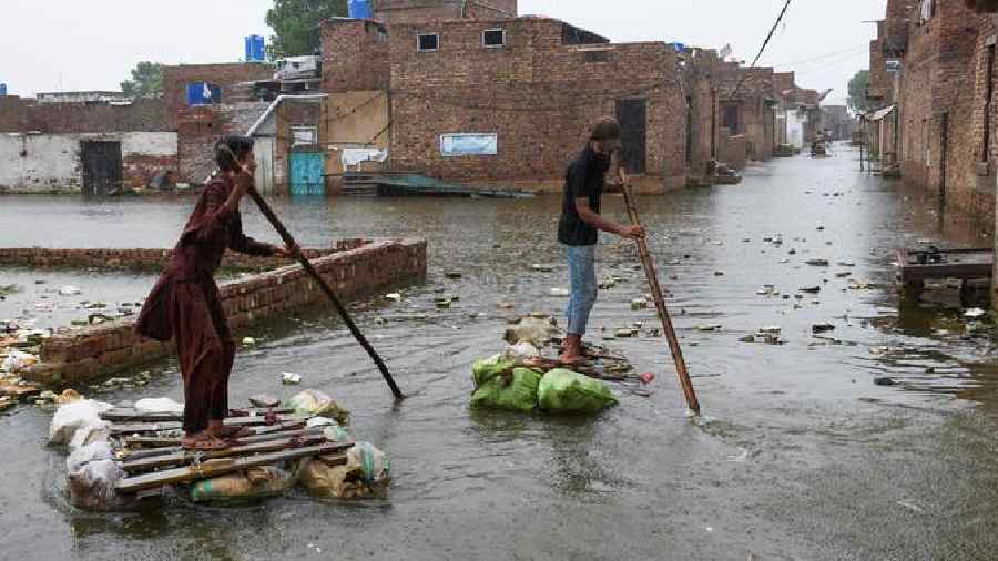 Pak flood: Death toll crosses 1,000