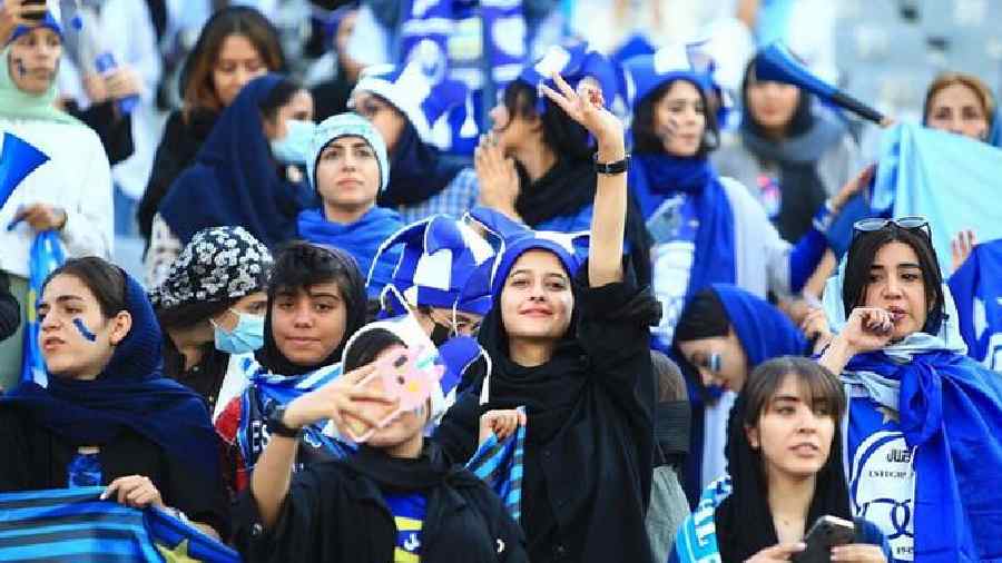 500 women were allowed to attend the match between Esteghlal and Mess Kerman in Tehran