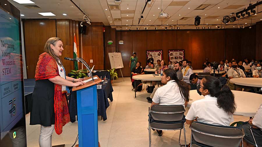 US Consul General Melinda Pavek addressing students 