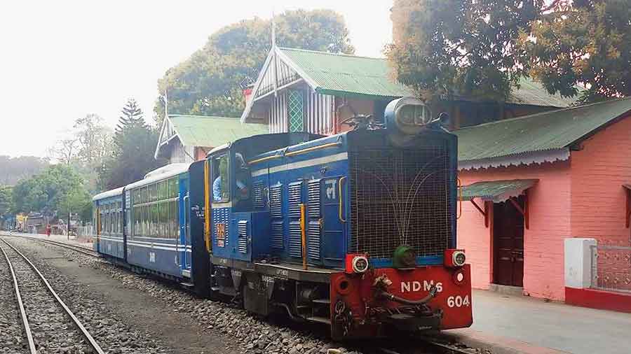 Darjeeling Himalayan Railway (DHR) | More toy train facilities from ...