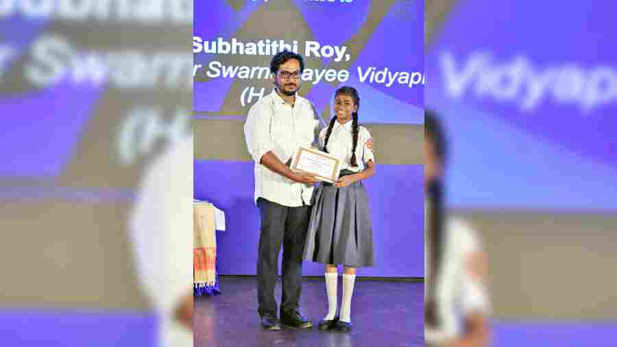 Subhatithi Roy who received The DPS Megacity Scholarship