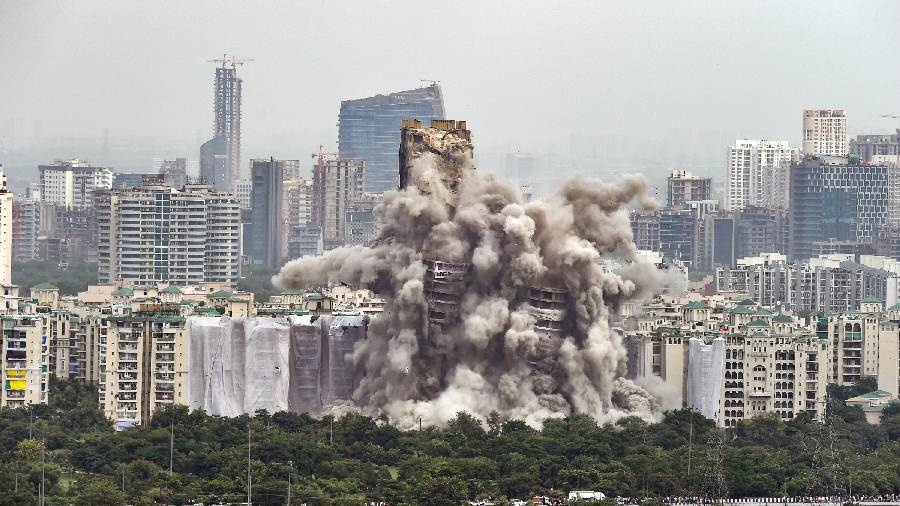 Neighbouring buildings shielding themselves from the destruction