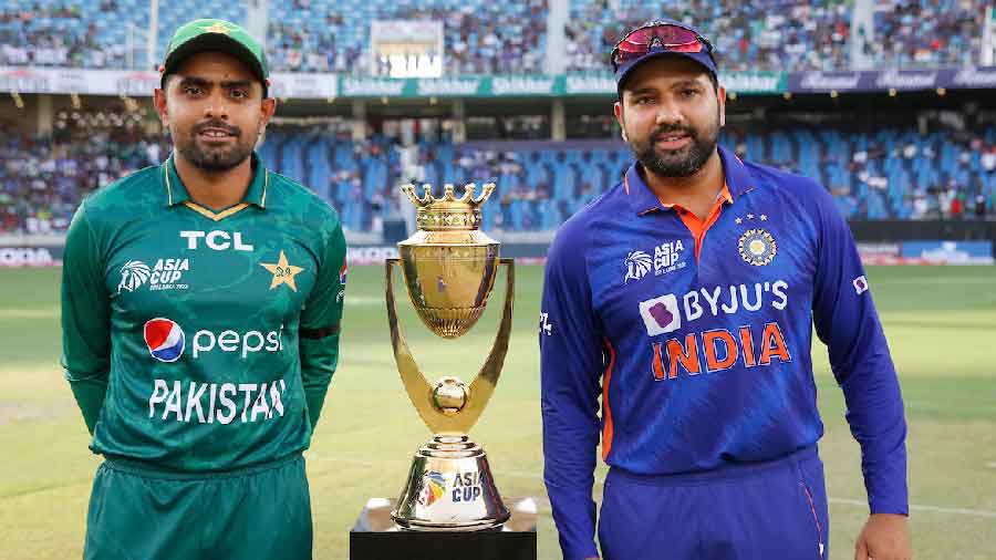 Asia Cup: Pakistan lose two wickets