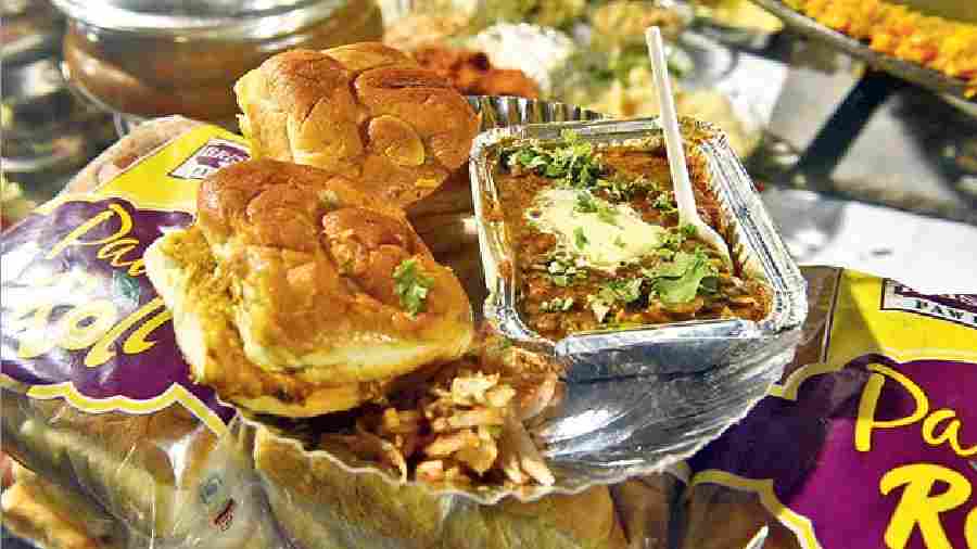 Special Pav Bhaji: The Special Pav Bhaji at Agarwal’s Pav Bhaji reminded us of the times we indulged in our comfort food where buttered buns and the spicy bhaji made of various veggies and spices made us feel at home. Rs 150
