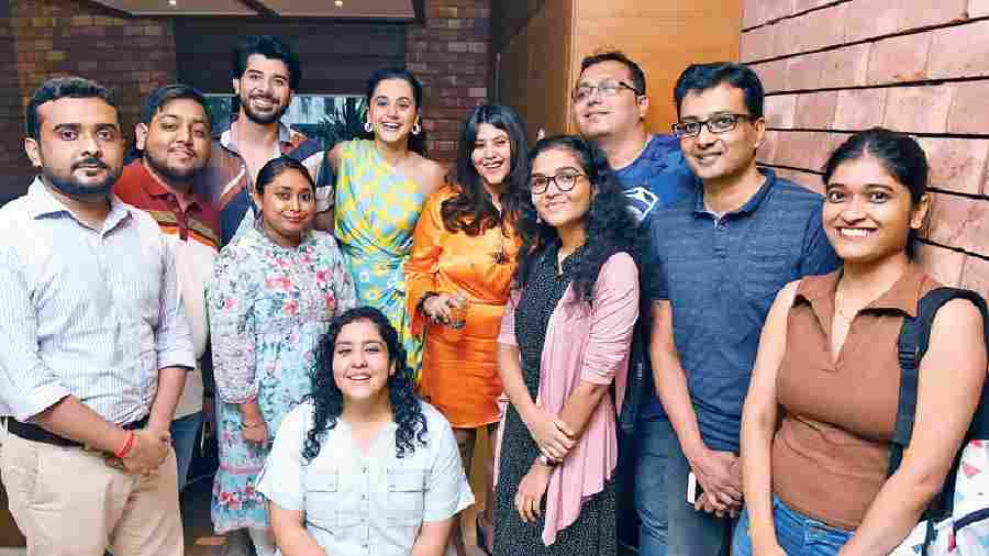 The Telegraph-Dobaara contest winners Saptarshi Ghosh, Ashish Harbhajanka, Sangeeta Ghosh Dastidar, Simran Kapur, Srijita Talukdar, Abhishek Chakraborty, Faisal Kalim and Sumedha Ghosh with Ekta, Pavail and Taapsee. While some clicked selfies, a few brought in goodies and gifts and some were just excited to pose with their favourite stars as the The Telegraph camera went click-click.