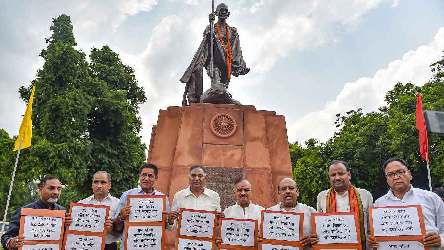 Delhi Assembly Bjp Mlas To Continue Overnight Protest At Delhi