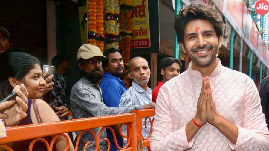 Bollywood actor Kartik Aryan visits the Lalbaugcha Raja pandal on the occasion of Ganesh Chaturthi in Mumbai on Wednesday
