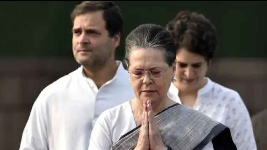 Sonia Gandhi: Synonym Of Love ❤️ & Sacrifice 😍 Rahul's Dearest Mother 💕  Follow @rafa.speaks Follow @rahulgandhi #soniagandhi…
