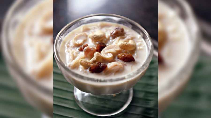 Feed your sweet tooth with authentic Payasam, made with vermicelli, condensed milk, milk and dry fruits.