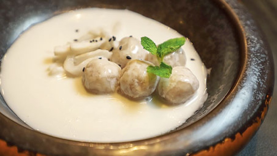 Bua Loy Taro: An unique dish on the menu, this dessert is made with taro balls which are made with soft steamed taro and cooked in coconut milk, topped with sesame seeds.