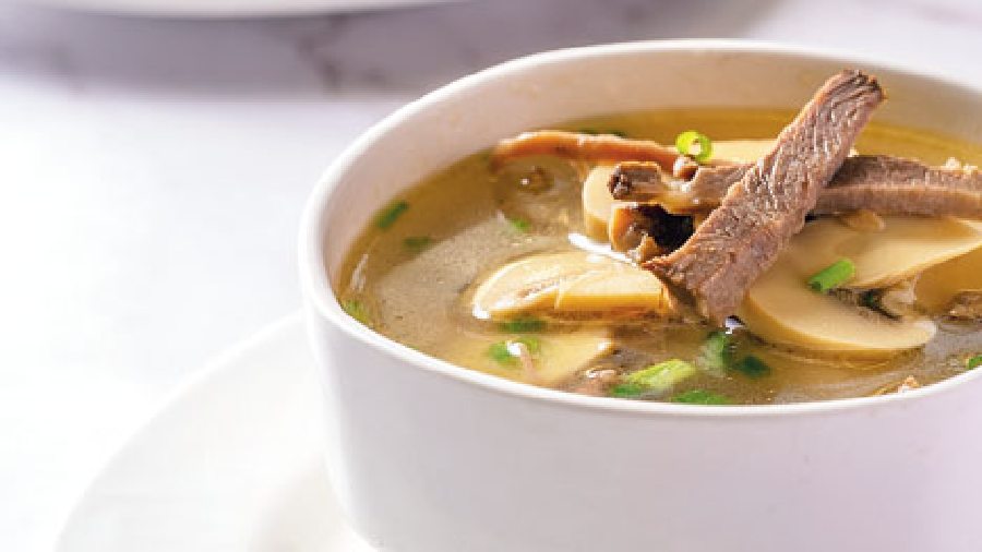 Duck Meat & Mushroom Soup: Delicious clear soup with roasted duck strips and shiitake mushroom sprinkled with black pepper, is a good option this winter.