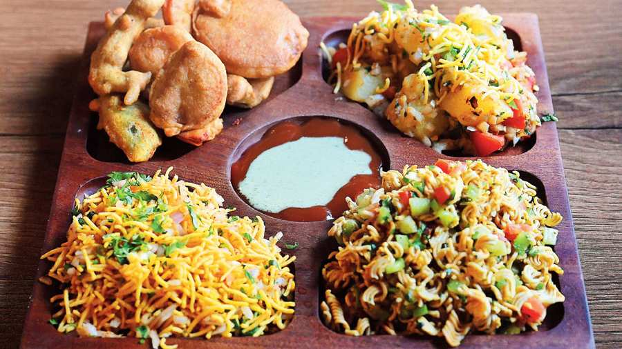 The YOLO Chaat Platter is literally street food on your plate. The platter includes favourite street foods like Victoria Style Bhujia, Sadak Wali Aloo Chaat, Chatpata Wai Wai served with tomato ketchup and spicy mint