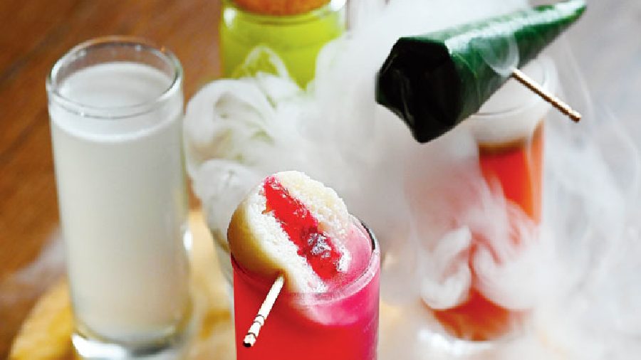 The shots platter consists of the GO! Gappe Shot (vodka, lime juice, aam panna shaken not stirred), Smoked Candy Paan Shot (vodka, cranberry juice and meetha paan, served chilled), Rasgulla Shot and the Classic Kamikaze