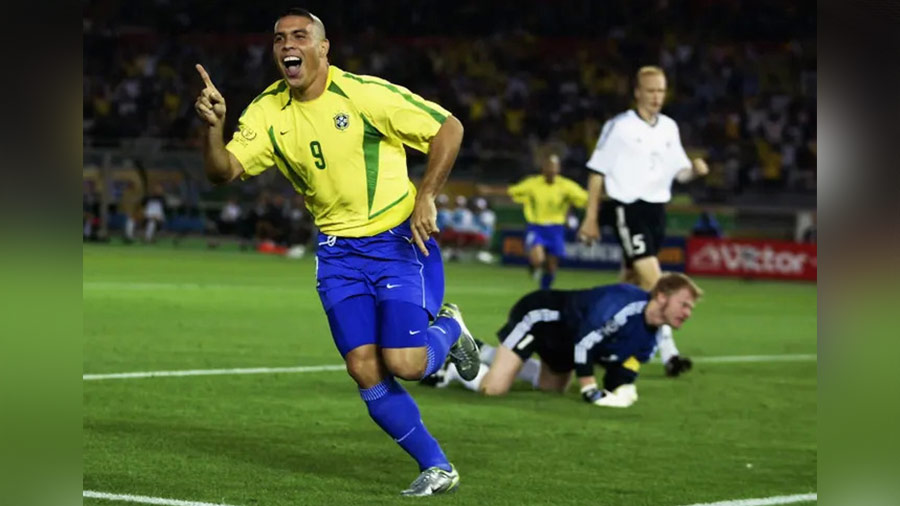 2002: Redemption for Ronaldo: After putting on a vanishing act four years prior in Paris, the original Ronaldo returned with a vengeance to the final, bagging a brace against Germany to seal his legacy and Brazil’s fifth world title. A poacher’s tap-in and a classic Ronaldo side-foot restored El Phenomenon’s sterling reputation on the grandest stage