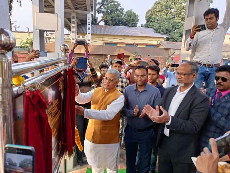 Bharatiya Janata Party’s national vice-president and MP from Medinipur, Dilip Ghosh, at the dedication ceremony of lifts on the south side circulating area, platforms 1 and 2, and platforms 5 and 6 at the Kharagpur station on Saturday. Hiranmoy Chattopadhyaya, MLA, Kharagpur Sadar, was also present at the event