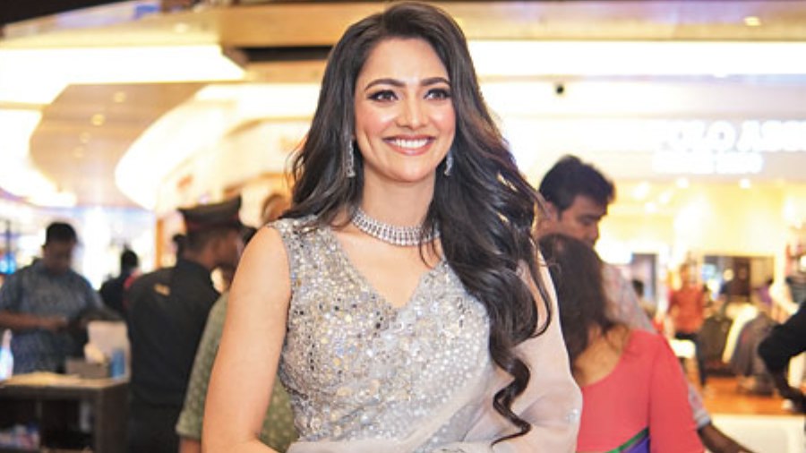 “Khela Jawkhon is extremely special to me. It is my first thriller and I’m really excited. It was a really challenging role to play. I have done a lot of things to play this character. I trained in martial arts, learnt to play the violin. The film has lots of twists and turns and people are loving it,” said Susmita Chatterjee.