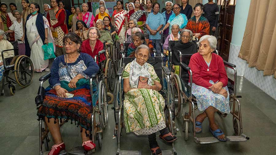 NRI octogenarian gifts old age home, hospital in Ramgarh village - Lagatar  English