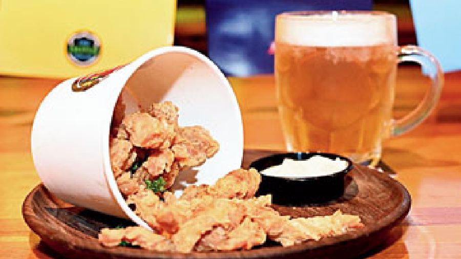 Rooster in a Bucket @The Irish House: Spiced crispy strips with jalapeno salsa mayo is ideal for snacking. Grab a beer too!