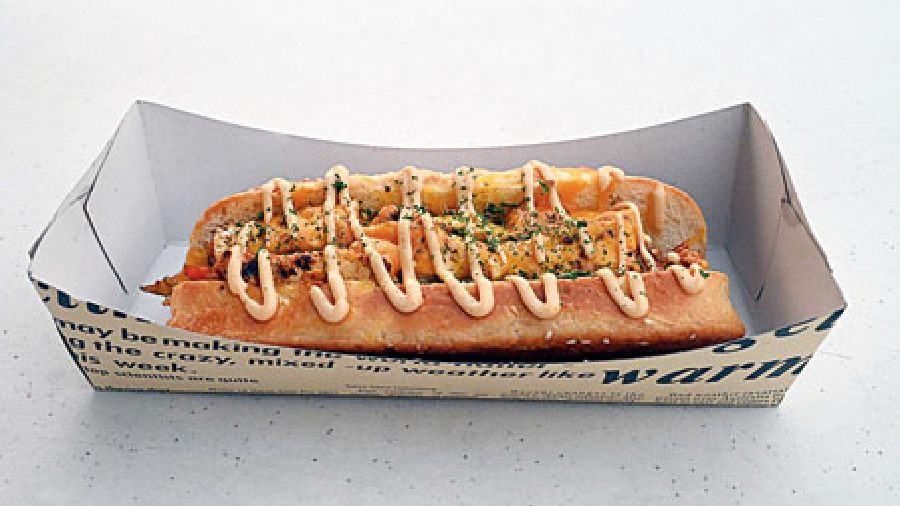Cottage Cheese & Chipotle Dog @The Irish House: The spiced cottage cheese dog has onions, bell peppers, jalapenos and pepper and is served with a smoked chipotle drizzle. This is full of savoury flavours