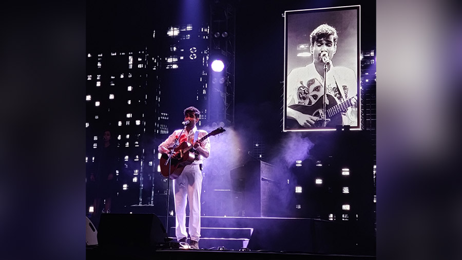Prateek Kuhad performed on Sunday evening in Kolkata in front of a packed audience as part of his ongoing tour called ‘The Way That Lovers Do’