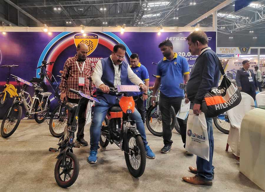 In a bid to promote electric vehicles, e-scooters, e-bikes and e-cycles have been showcased at the expo. The West Bengal government in association with EV Expo is also organising an EV rally on December 10 to promote awareness about electric vehicles, clear doubts in people’s minds about their range, and encourage citizens to adopt and use electric vehicles. The event is organised as part of West Bengal government’s e-mobility week being observed between December 7 and 11, 2022