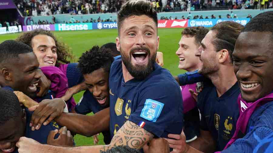 Fifa World Cup Oliver Giroud Earns France Win Over England As Kane Misses Late Penalty