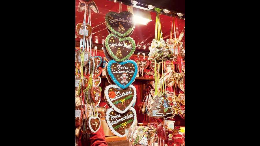 Lebkuchen — gingerbread cookies with personalised messages