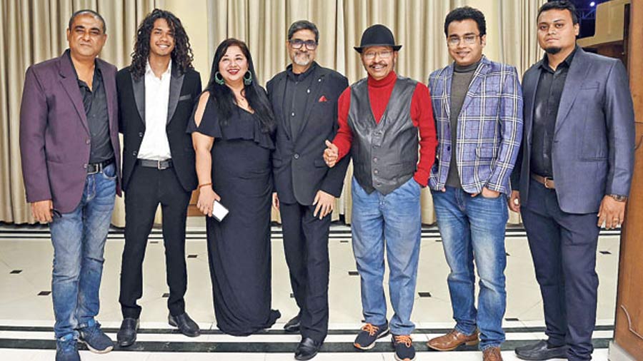 Left to right: Kaushik, Ricardo, Sucheta, Sayan, Tilak, Kushal and Renfred all dressed up for the Jiverz concert